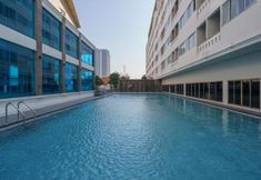 Swimming Pool 3 iCheck inn Thapra