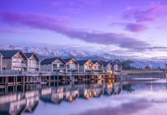 Bangunan 2 Marsden Lake Resort Central Otago