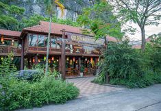 Restaurant 2 Golden Mountain Hostel