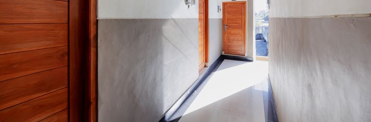 Lobby Soka Asri Guest House near Bali Zoo RedPartner