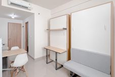 ห้องนอน Pleasant Studio (No Kitchen) at Apartment Bandaraya - Tallasa City Makassar By Travelio