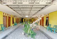 Common Space 4 WILUDJENG Guest House near Alun Alun Sragen Mitra RedDoorz