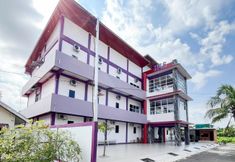 Exterior 4 RedDoorz Syariah @ Humaira Stay Tabalong