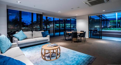 ロビー 2 Synergy Broadbeach