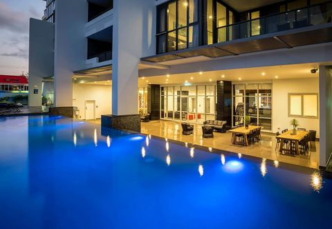 スイミングプール Synergy Broadbeach