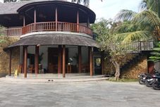 Exterior Kemawan Luxury Villas