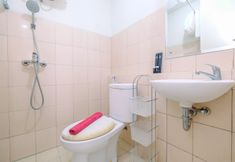In-room Bathroom 7 Elegant Studio Apartment near Senayan and Pondok Indah at Pakubuwono Terrace By Travelio