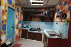 Accommodation Services OYO 94702 Putra Family Homestay Sikunir