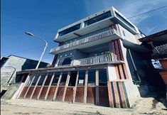 Exterior 6 OYO 94702 Putra Family Homestay Sikunir