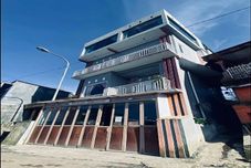 Exterior OYO 94702 Putra Family Homestay Sikunir