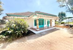 Others 2 Stay and Farm Hostel