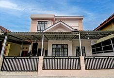 외관 2 OYO 94758 Kamila House