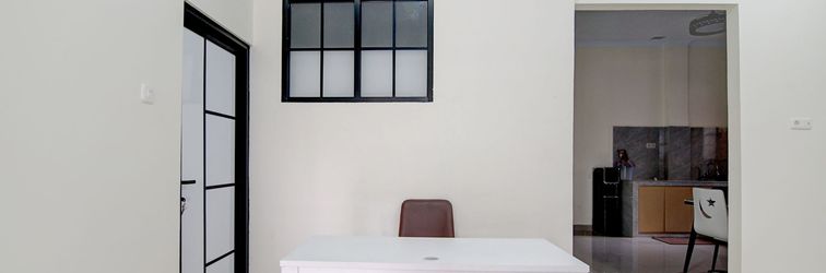 로비 OYO 94758 Kamila House