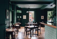 Restoran 7 Naughtons Hotel