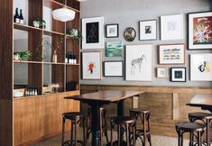 Bar, Kafe dan Lounge 6 Naughtons Hotel