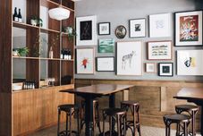 Bar, Kafe dan Lounge Naughtons Hotel