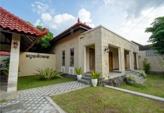 Bên ngoài 4 Griya Bayan Kraguman - Vila pribadi dekat Prambanan