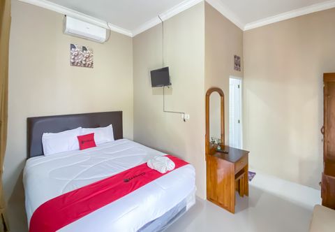 침실 RedDoorz @ Kamulyan Guest House Borobudur
