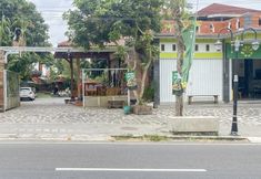 외관 6 RedDoorz @ Kamulyan Guest House Borobudur