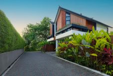 Exterior Damita E-2 by Dua Stay