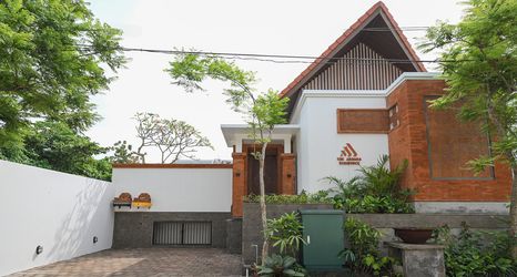 Exterior 2 The Ardana Residence