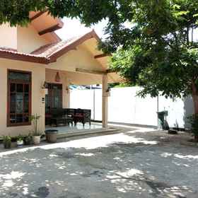 Exterior / Building 1 Bromo Stay Hostel, Probolinggo Hotels