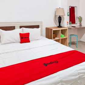 Bedroom 1 RedDoorz Syariah near Tanjung Pinang City Center, Perumahan Al Azhar Hotels