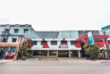 外部的 OYO 94759 Hotel Taman Cibinong