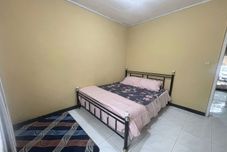 Bedroom OYO 94841 Alodia Homestay Family