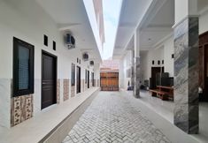 Dịch vụ khách sạn 6 Surya Living RedPartner near Suncity Mall Madiun