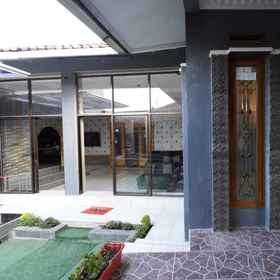 Exterior / Building1Hotel O 94911 Syariah Anggrek Guest House,Kebon Kawung飯店