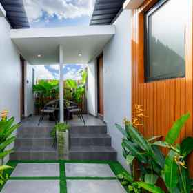 Common Space1Andewi Cabin,Chicken Crush (Ayam Geprek) Mengwi飯店