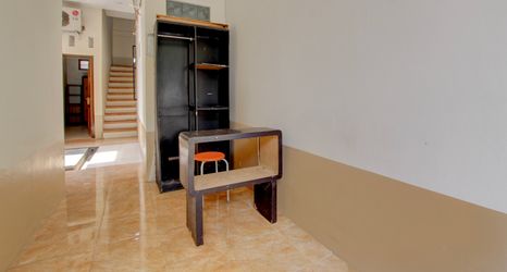 ล็อบบี้ 2 OYO 94881 Griya Barokah Syariah