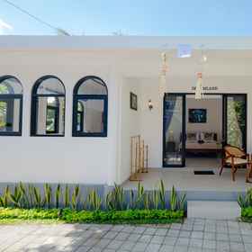 Exterior / Building 1 Crystal Flow Guest House & Apartment Canggu, Aga Solas - Bumbak 호텔