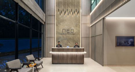 Lobby 2 Hotel Neo Kota Baru Parahyangan