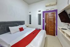 Bedroom RedDoorz @ Jalan Ahmad Yani Karawang