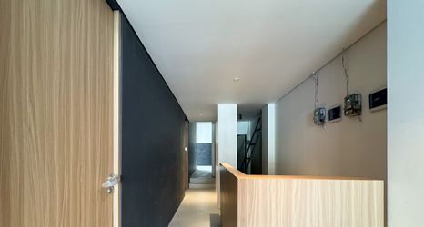 Lobby 2 Mora Stay Demangan RedPartner