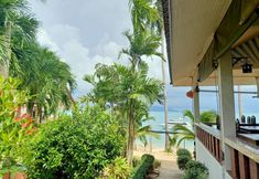 ภายนอกอาคาร 4 Palm Point Village