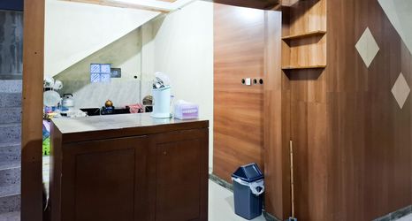 로비 2 Amore Guesthouse Syariah Mitra RedDoorz