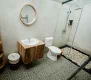 Toilet Kamar 5 Angseri Villas