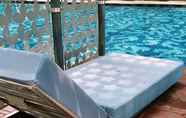 Kolam Renang 6 Star Residence by Axquisite Suites