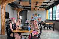 Others Patong Poshtel