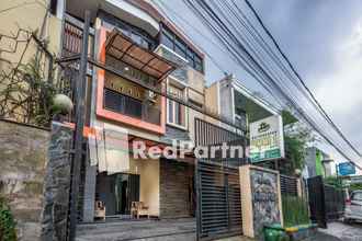 Exterior 4 Baitussafar UMMI 1 Syariah Mitra RedDoorz