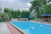 Swimming Pool Rumah Panggung Guest House Syariah Mitra RedDoorz