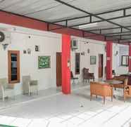 Lobi 3 Rumah Panggung Guest House Syariah Mitra RedDoorz