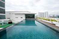 Swimming Pool Maritime Suites by The Only Bnb