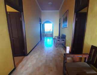 Lobi 2 Bromo Indah Lestari Homestay Mitra RedDoorz