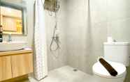 In-room Bathroom 5 Homey and Warm Studio Pollux Chadstone Apartment By Travelio