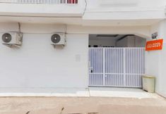 Exterior 3 KoolKost Syariah near Bintaro Jaya Xchange