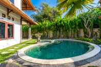 Swimming Pool Bamboo Villa